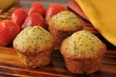 çilek ile haşhaş muffins