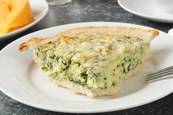 Spinat-Quiche mit Cantaloupe — Stockfoto