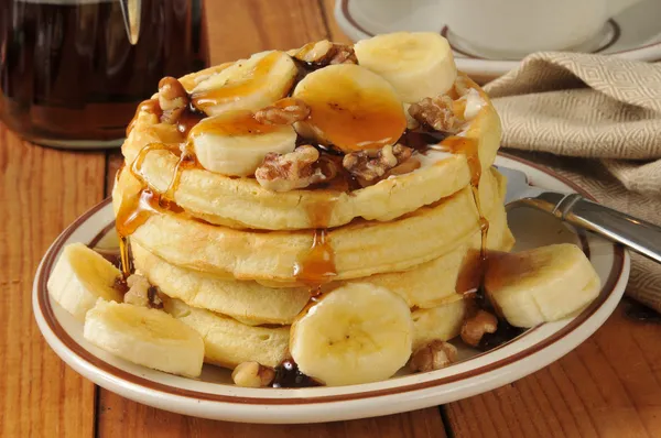 Waffles de nozes de banana — Fotografia de Stock