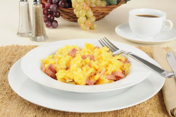 Ham with au gratin potatoes — Stock Photo, Image