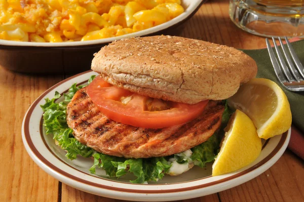 Grilled salmon burger — Stock Photo, Image