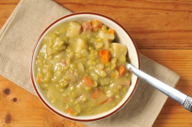 split bezelye ve jambon çorbası