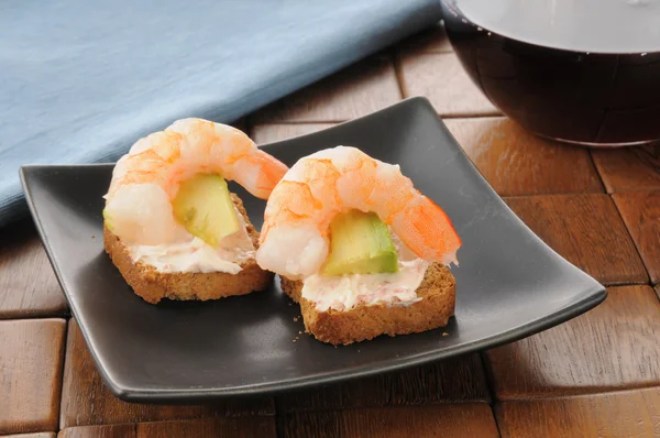 Shrimp canapes — Stock Photo, Image