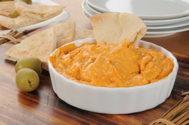 kırmızı biber humus