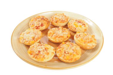 Bagle pizzalar beyaz zemin üzerine