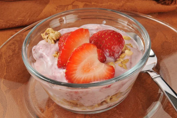 Erdbeerjoghurt-Parfait — Stockfoto