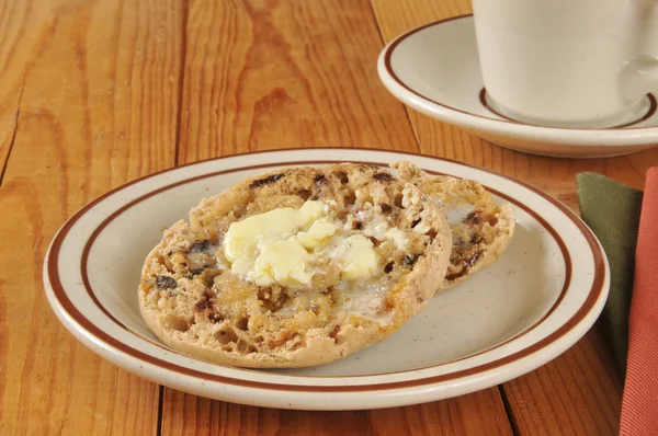 Cinnamon raisin English muffin — Stock Photo, Image