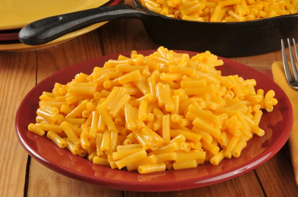 Тарелка макарон и сыр — стоковое фото