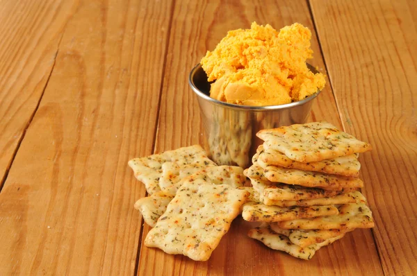 Galletas de pan plano a base de hierbas con queso —  Fotos de Stock