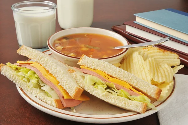 Comida después del colegio —  Fotos de Stock