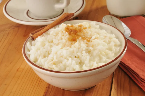 Boltet ris med melk – stockfoto