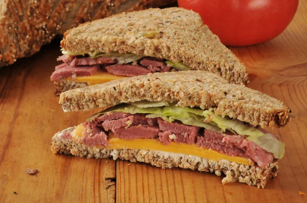Sliced roast beef sandwich — Stock Photo, Image