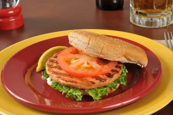 Hamburguesa de salmón — Foto de Stock