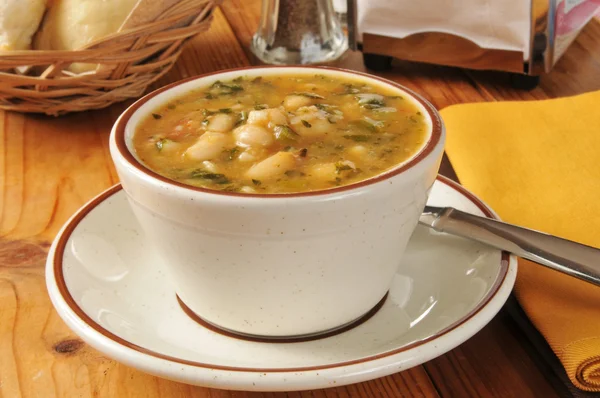 Белый бобовый суп — стоковое фото