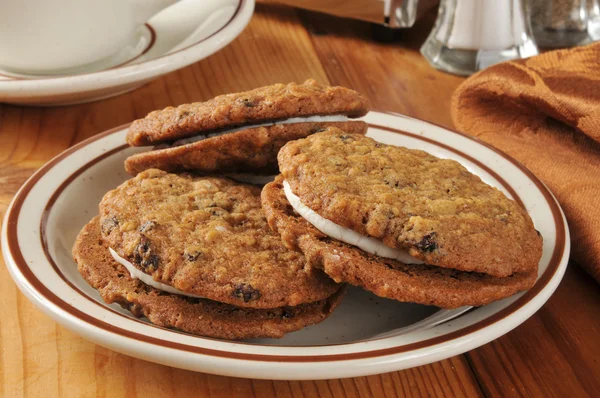 Havregryn russin sandwich cookies — Stockfoto