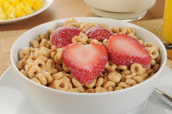 Oat cereal with strawberries — Stock Photo, Image