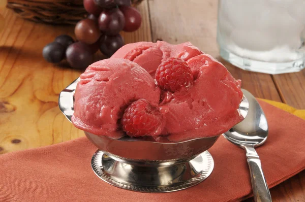Raspberry sorbet — Stock Photo, Image