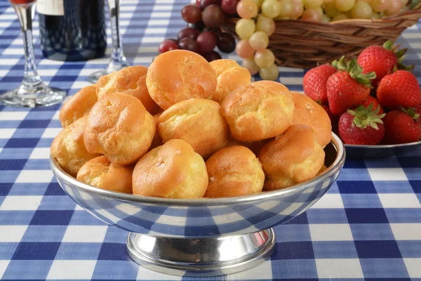 Vanilla cream puffs — Stock Photo, Image