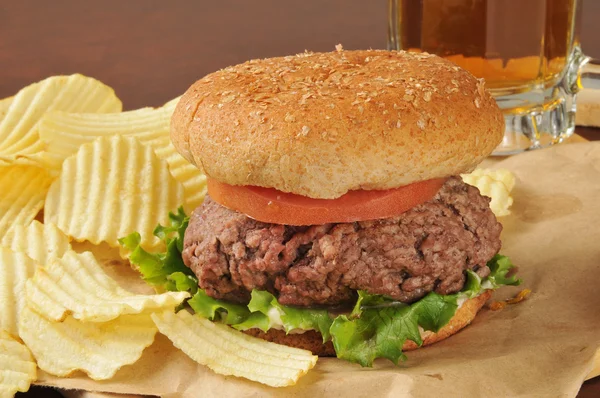 厚いハンバーガー — ストック写真