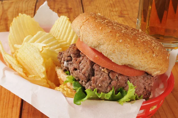 厚いハンバーガー — ストック写真