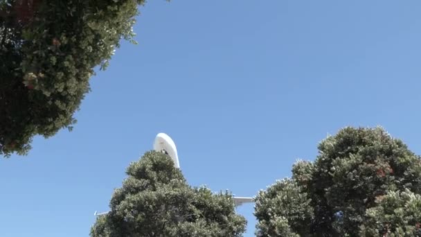 2021年8月21日 美国加利福尼亚州洛杉矶 一架德尔塔客机的机身在着陆时关闭 — 图库视频影像