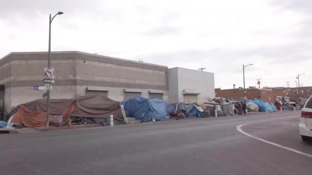 Los Angeles Usa Kwietnia 2021 Namioty Bezdomnych Skrzyżowaniu Slumsów Centrum — Wideo stockowe