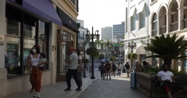 Beverly Hills Usa Września 2021 Osoby Dokonujące Zakupów Ekskluzywnych Sklepach — Wideo stockowe