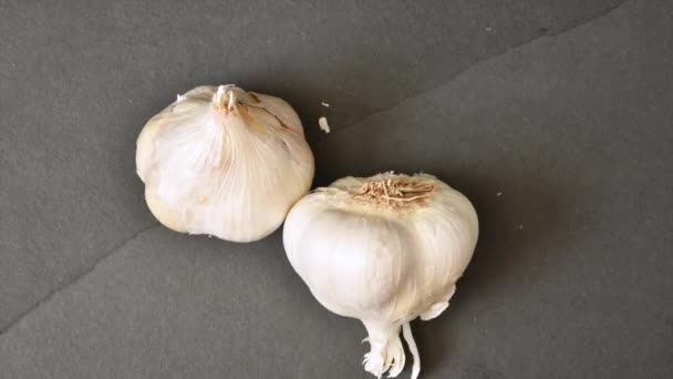 Bombillas Ajo Bailando Una Encimera Pizarra Stop Motion Animación — Vídeos de Stock