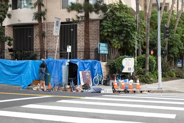 Los Angeles Usa September 2021 Homeless Encampment Piles Trash Apartment — Stock Photo, Image