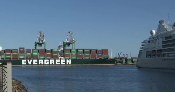 Los Angeles Verenigde Staten Oktober 2021 Scheepvaart Containers Hoog Opgestapeld — Stockvideo