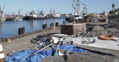 Los Angeles, CA USA - 22 Ekim 2021 Los Angeles Limanı 'ndaki balıkçı ağları ve tekneleri