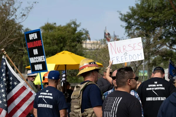 Los Angeles Usa Listopadu 2021 Protestující Jsou Držiteli Pověření Pro — Stock fotografie