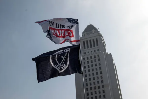 Los Angeles Usa Novmber 2021 Banners Protesting Vaccine Mandates Fly — Stock Photo, Image