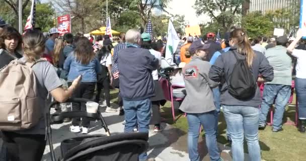 Los Angeles Usa November 2021 Large Crowd Protesters Vaccine Mandate — Stock Video
