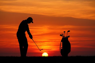 gün batımında Golf