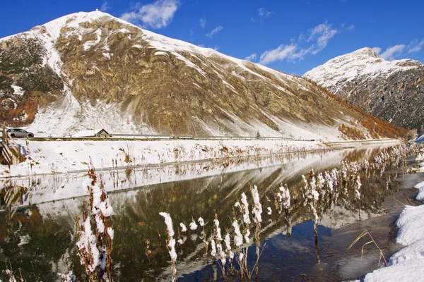 Livigno sjö — Stockfoto