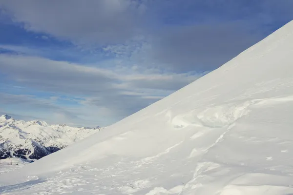 山の上の雪します。 — ストック写真