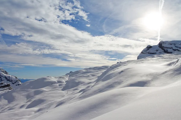 Snow on the mountains — Stock Photo, Image