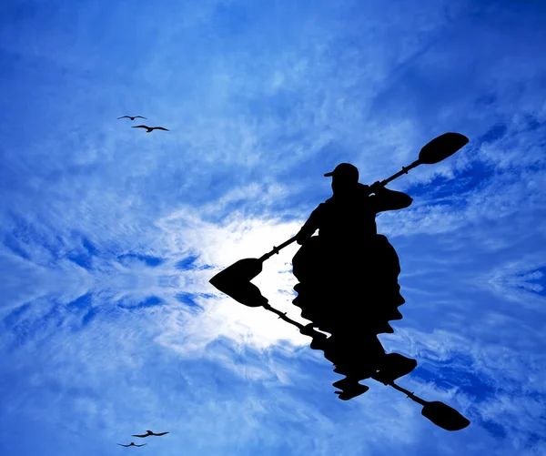 Man with a kayak — Stock Photo, Image