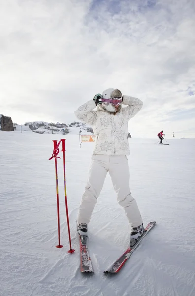 Chica en la nieve — Foto de Stock