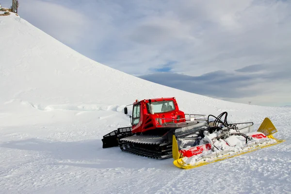 Sneeuwscooter in de winter — Stockfoto