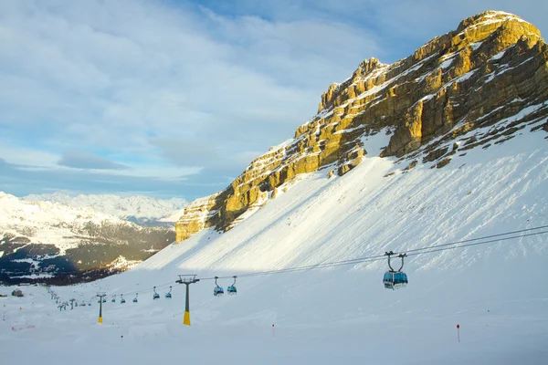 Lifts in Madonna di Campiglio — Stock Photo, Image