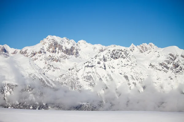 白云岩在冬季 — 图库照片