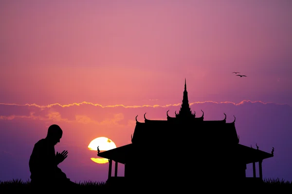 佛教徒向佛祈祷 — 图库照片