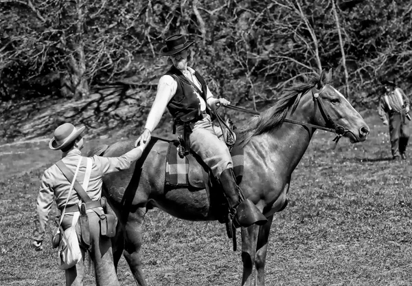 Oficial a cavalo — Fotografia de Stock