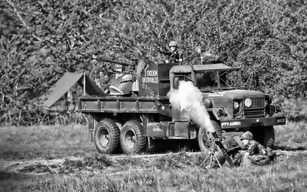 bize askerler çatışmada