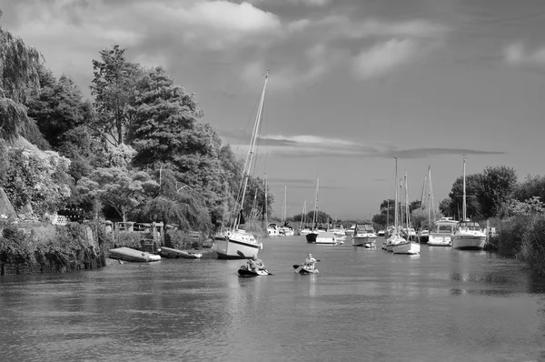 Un río británico — Foto de Stock