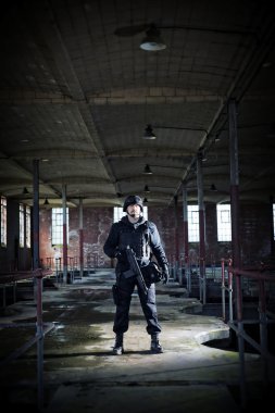 Polis
