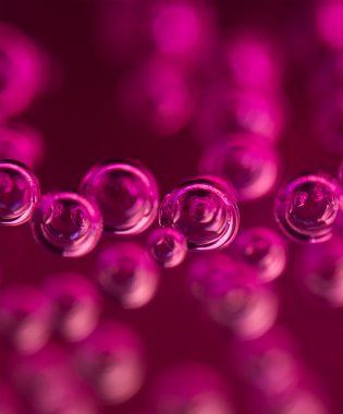 Pembe su, aşırı closeup hava kabarcıkları