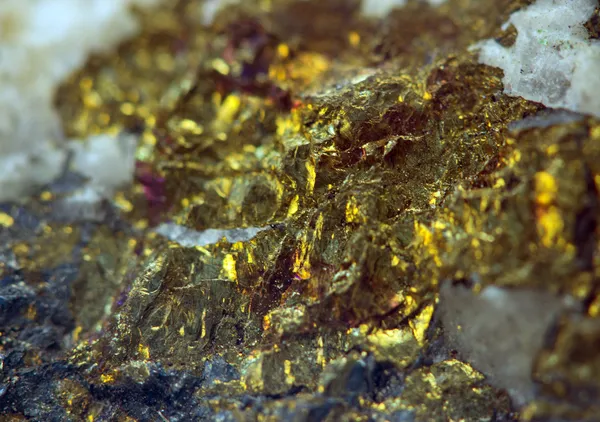 Nugget. Precious metals, crystals. Extreme closeup — Stock Photo, Image